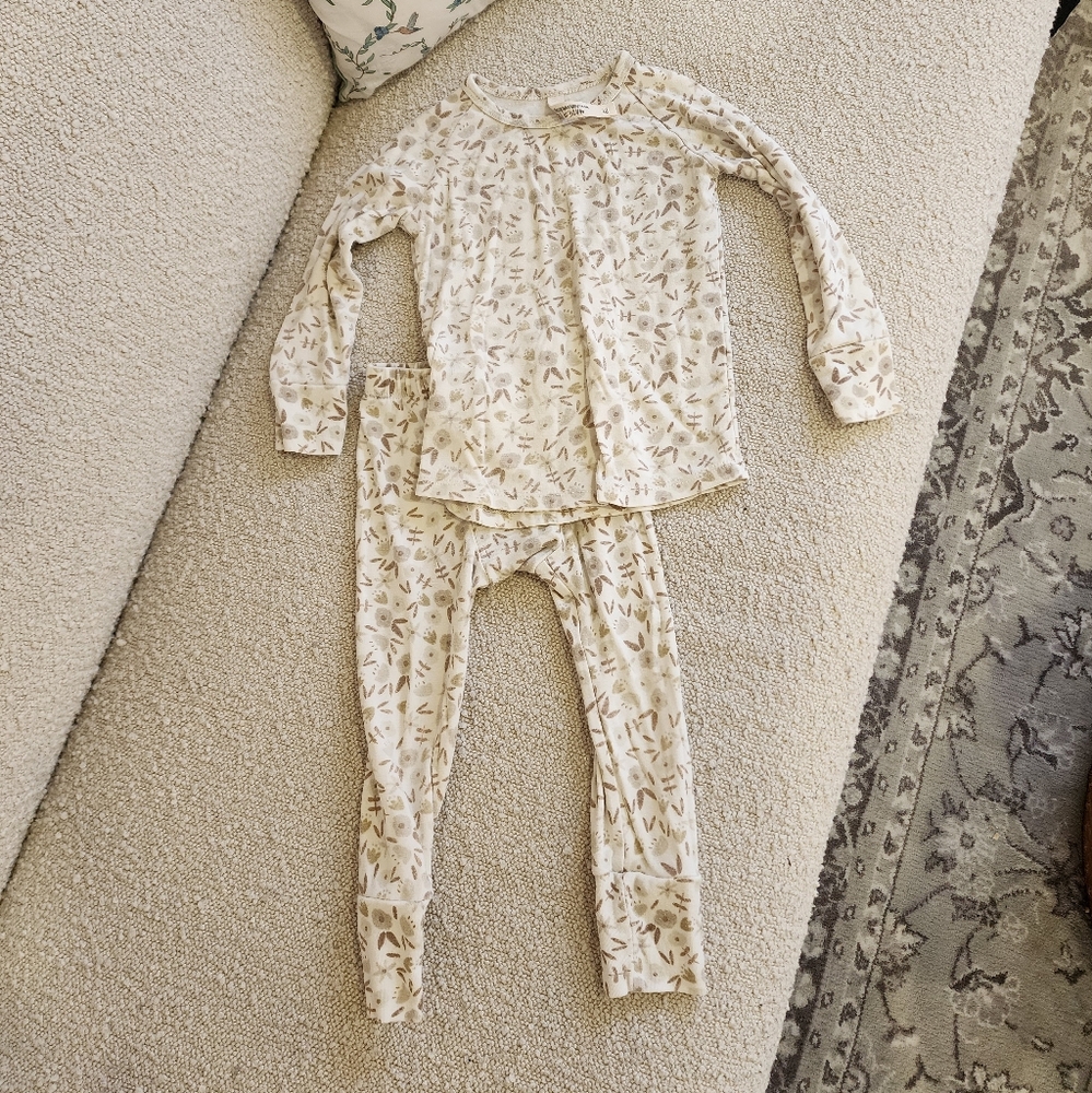 Childhoods Clothing Toddler Set🤍